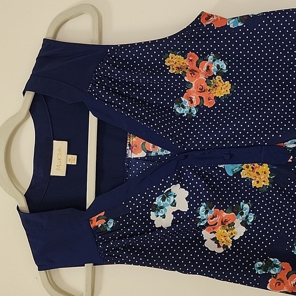 Modcloth Navy  Blue Floral V Neck  Tunic Sleeveless Cottagecore Top size  Medium - Picture 4 of 14